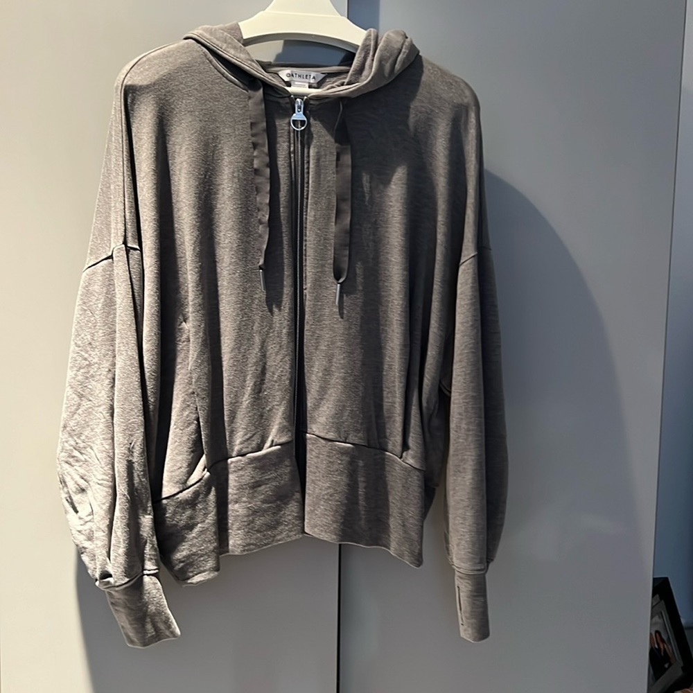 Athleisure wear. Stylish Athleta gray heather full zip hoodie.